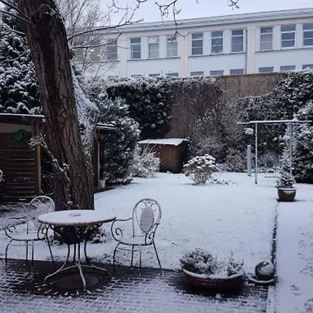 Appartement Mit Garten, Zentral Und Trotzdem Ruhig *