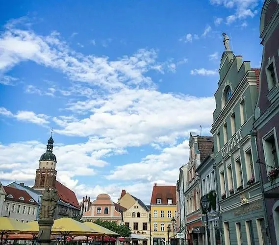 Mit Garten, Zentral Und Trotzdem Ruhig Apartmán